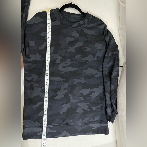 Lululemon Perfectly Oversized Crewneck Sweatshirt Camo print black gray - Picture 9 of 9